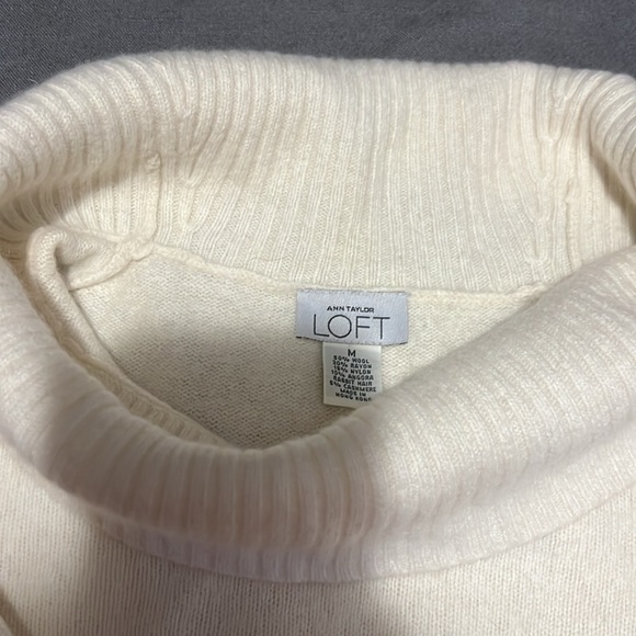 LOFT sweater in excellent condition - Picture 3 of 6